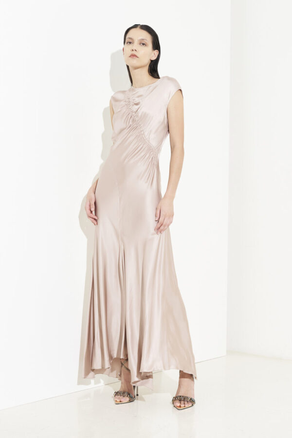 Abito in raso con arricciature
So Allure